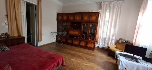 Продається частина будинку в центрі м. Хмільник Вінницької обл.