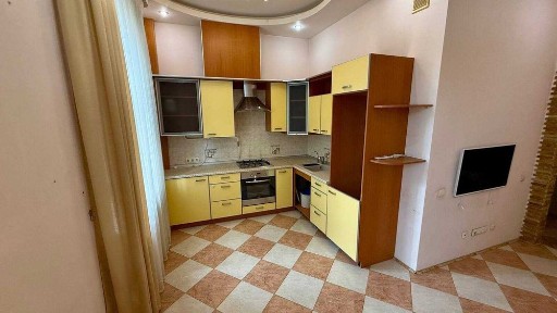 Продаж. Унікальна квартира, панорамний вид на Європейську площу. Центр Вінниці