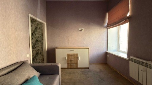 Продам 1 комнатную квартиру в центре!