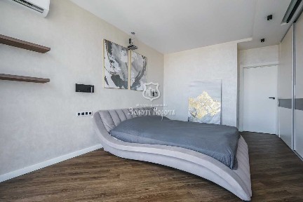 Продажа 2-комнатной квартиры 80.1 м², Кирилло-Мефодиевская ул., 2