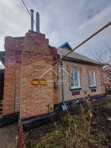 Продаж будинку з гаражем в с. Глеюватка. Торг.