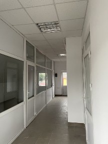Здаємо комерційне приміщення на 2-му поверсі під оренду.