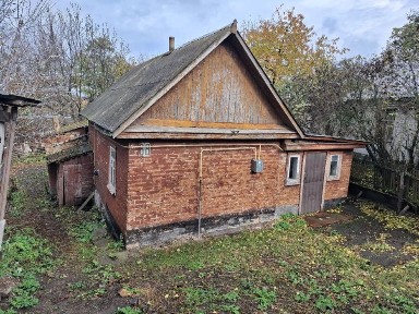 Продам будинок із земельною ділянкою 14 соток у м. Сміла.