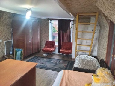 Другий поверх у будинку у Забуччі (18 км до Києва). Вхід окремий