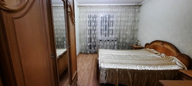 Простора двокімнатна квартира на Вишневецького