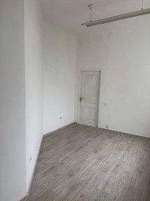 Оренда офісу 15,2 м2, в 3 хвилинах від метро Майдан Конституції.
