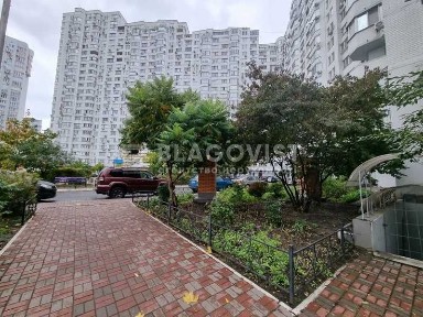 Продам 2-кімн. квартиру Бажана 10 з ремонтом 72м. кв.