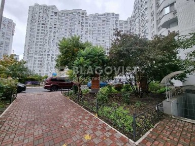 Продам 2-кімн. квартиру Бажана 10 з ремонтом 72м. кв.