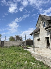 Дом возле голубого озера