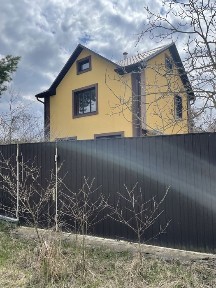 Продається дачний будинок на березі Канівського водосховища
