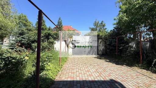 Продаж будинку: 11 кімн., 485 м² на 11 сотках у Лиманці!