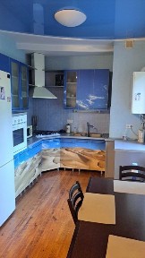 Сдаётся 3 комн. квартира в центре правый берег