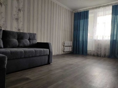Продам 3 ком. квартиру 4/9, метро Барабашова, по пр. Юбилейному.