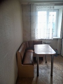АН продам 2 х кім. квартиру центр біля ринеу