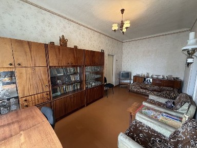 Продам 2 комнатную квартиру ул. Полковника Горленка район пр. И. Мазепы