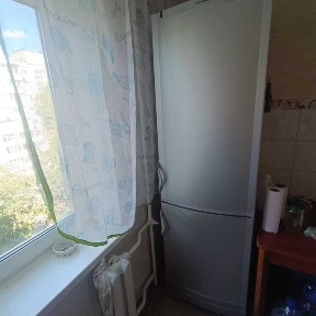 Романа Ратушного 31. Найзручніший, та самий безпечний - 6 / 9 добротного, теплого будинку. Кімнати ОКРЕМІ ! (не прохідні ! )