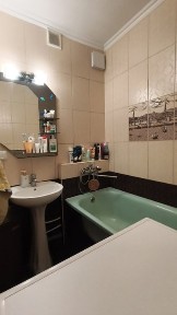Продам 1но квартиру поліпшеного планування Героїв Крут