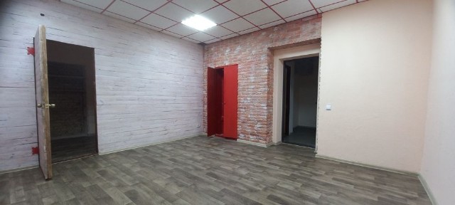 Свет не отключают! Аренда под офис, салон, шоу-рум-42 м. кв., в центре.