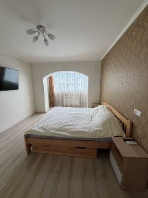 2к-квартира з сучасним ремонтом на Розсошенцях - заїжджай і живи!