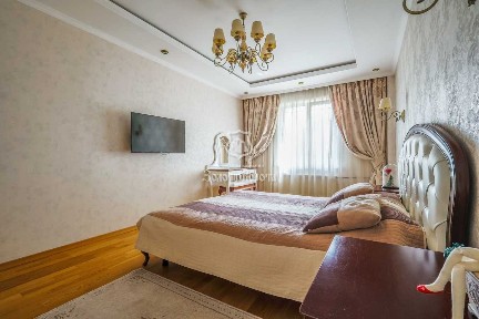 Продажа 3-комнатной квартиры 98.6 м², Святоюріївська, 22