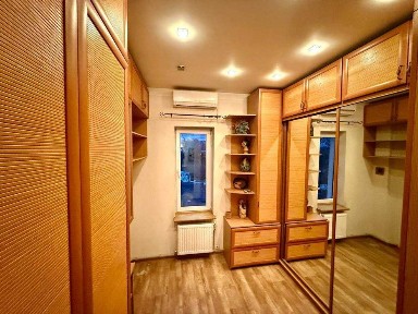 Оренда просторої трикімнатної квартири. Гардероб. Парковка. Центр Вінниці