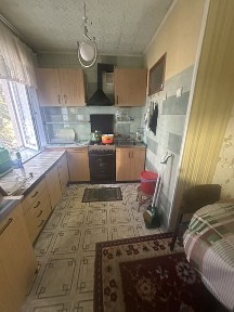 Продам 3-х кімнатну квартиру у центі м. Лозова