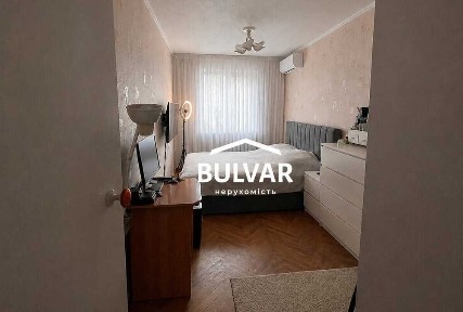 Продам 2 комн. квартиру, Салтовка., 607 м/р, пр. Тракторостроителей 89б, м. Студенческая, Героев Труда, Салтовская