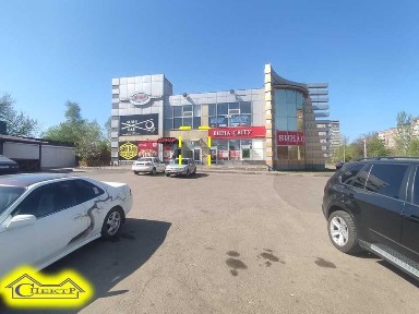 Вечірний Бульвар 230кв. м. фасадне приміщення є паркінг
