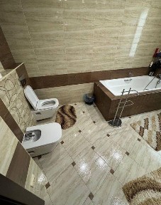 Продаж 3кімнатноі квартири в новобудові з ремонтом, Центр