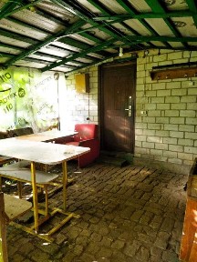 Хатинка з приватизованою ділянкою