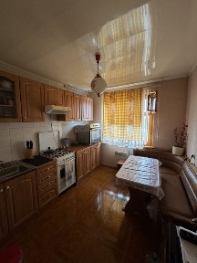 Продам 2-х кімнатну квартиру на Вокзальній