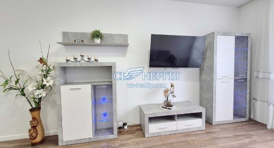 1-кім Зарічна, 2к1 ЖК Славутич метро - 2 хвилини