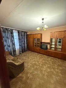 Сдам 1-кімнатну квартиру Центр 4/5цегла 38м косметика меблі техніка
