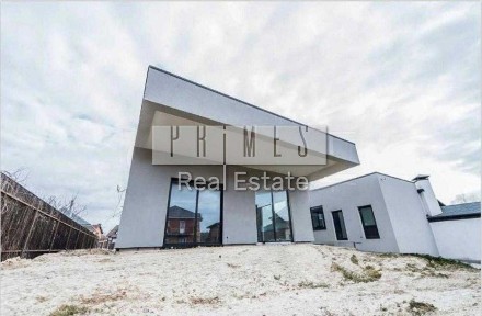 Продаж будинку, Київ, 235м2, сучаний проект, вихід на воду.