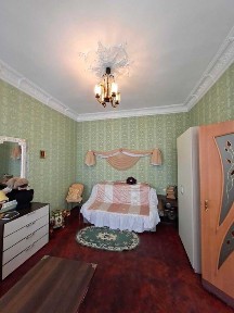 Продам две комнаты в центре города ул. В.Корженко ( быв. ул. Осипова)