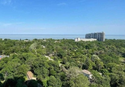 Продається 2х-3х кімнатна квартира в ЖК Олімпійський з великим паркінгом