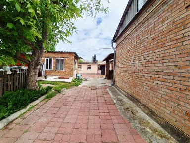 Продам частину будинку, Цетр міста.