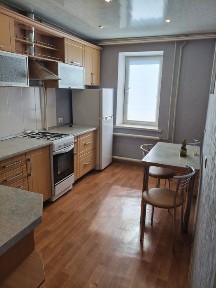 Продам 2 Ком квартиру Героев Сталинграда 133