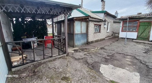 Продам 1/2 дома в районе пр. Металлургов