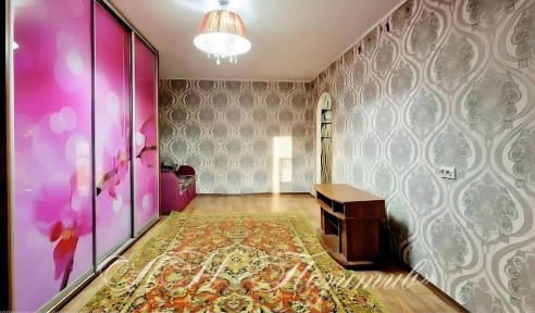 Продаж квартири вул. Холодногірська