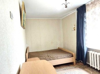 Продається 2-кімнатна квартира на Павловому полі