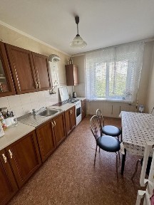 Продаж 4-х кімнатної квартири в районі 8-9 школи, м. Шептицький
