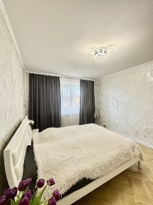 3-х кімнатна квартира вул. Коновальця, центральна частина міста.