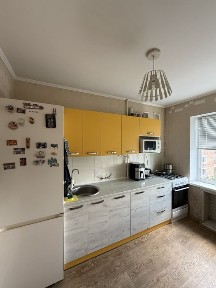 Продам 3 кімнатну квартиру з євроремонтом (вул. Шевченка)