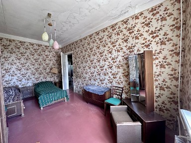 Продам большую 3к стальнку на Титова, пр. Поля, пр. Богдана Хмельницкого