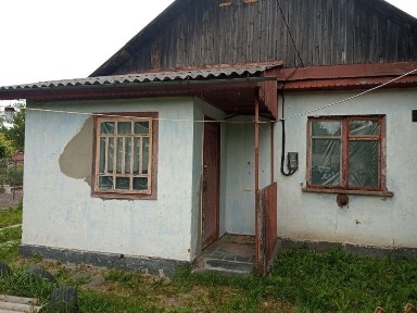 Продається половина будинку