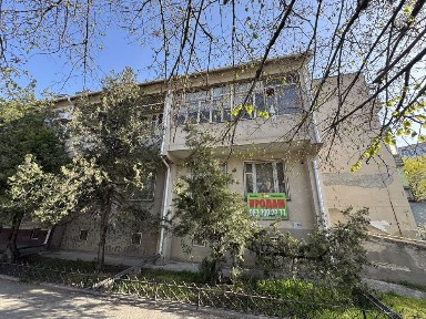 Продам 3х этажное здание под Офис? Отель? Три квартиры?
