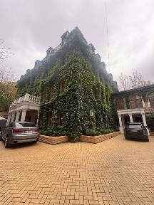 Оренда офісу 755м2 + підвал 150м2 ( бонус), оренда по поверхах.
