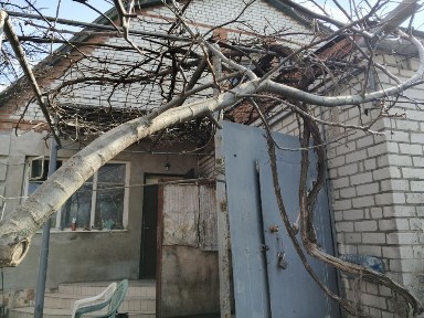 Продаю добротный кирпичный дом в самом центре г Мерефа