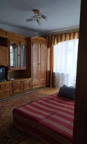 Затишна та світла 3-кімнатна квартира з хорошим косметичним ремонтом шукає нових мешканців!